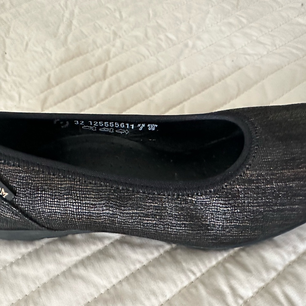 Mephisto Women's Shimmering Black Flats - Picture 4 of 8